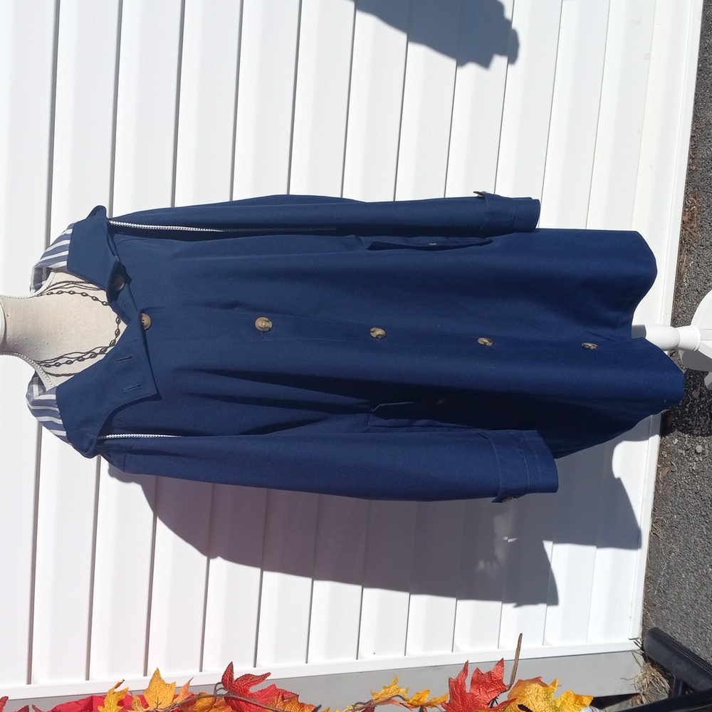Lands' End Women's Navy LIGHTWEIGHT Coat With 4 POCKETS, HOOD, & BUTTON CLOSURE